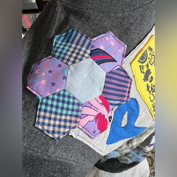 Ransom Note Letters Crop Tee - Picture 5 of 11